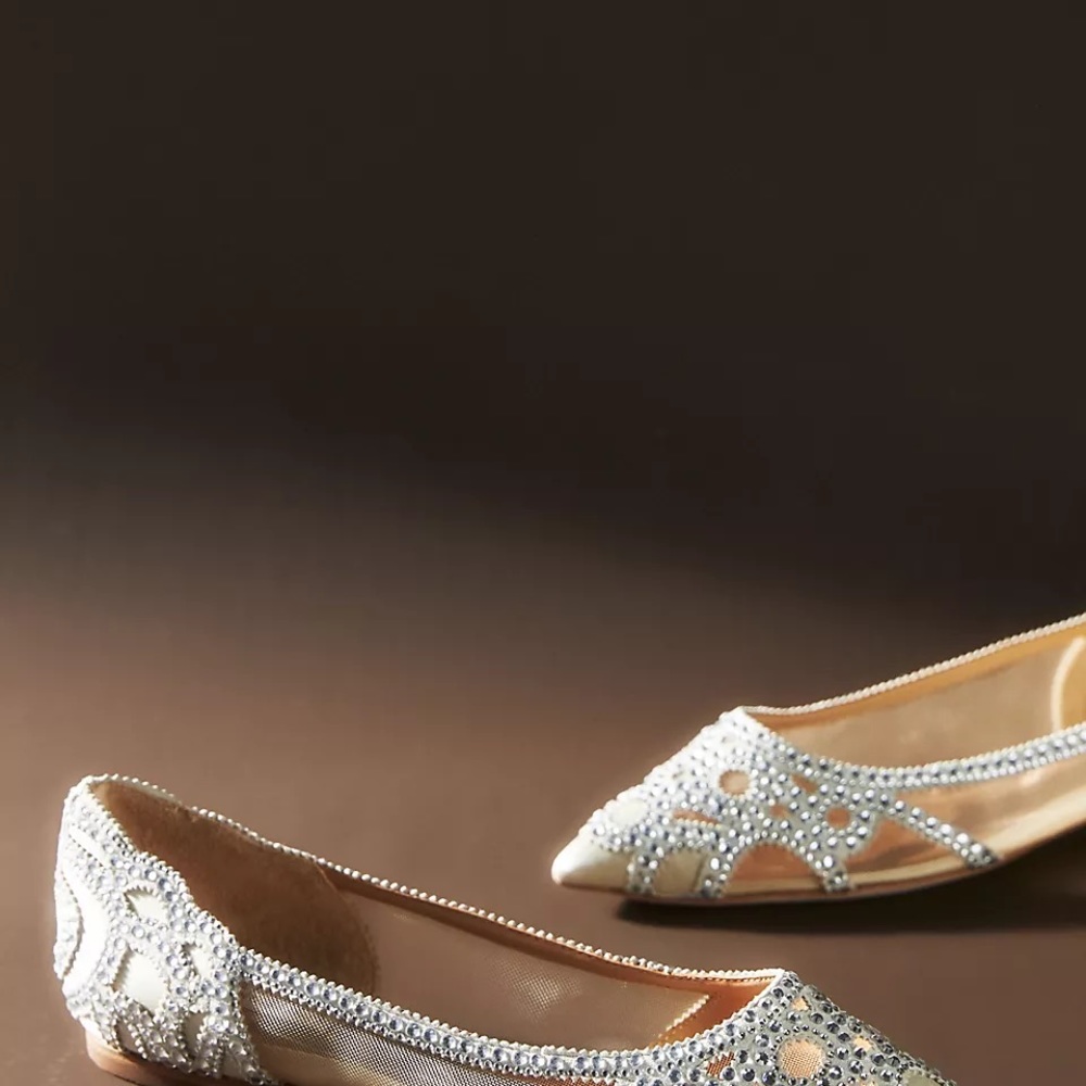 Brand New Badgley Mischka Gigi Flats Ivory